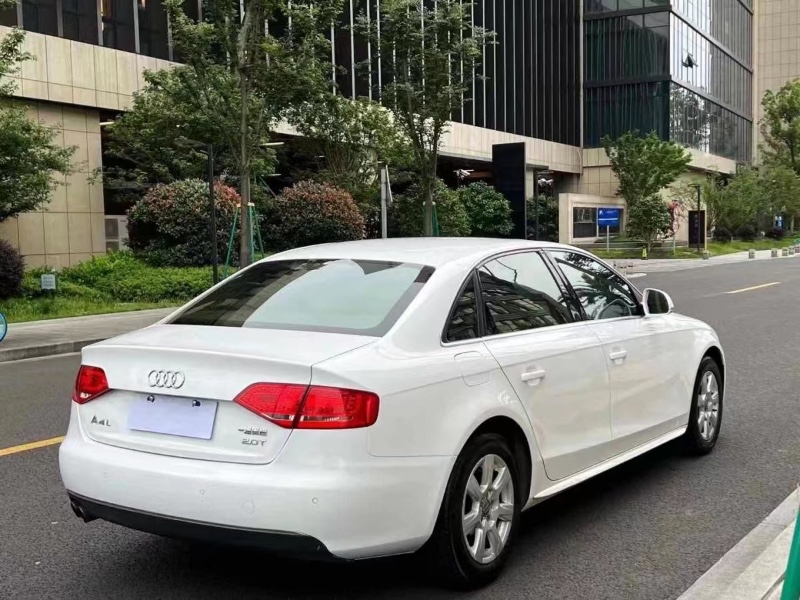 唐山12年奧迪A4L8