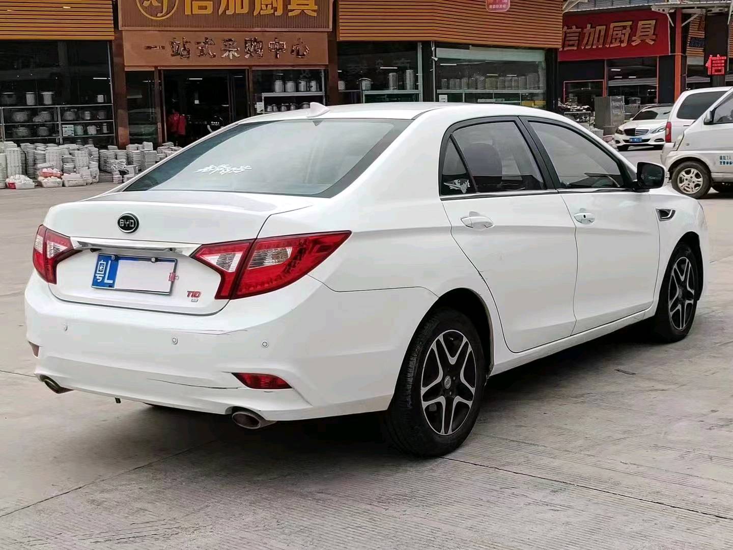 深圳15年比亞迪G57